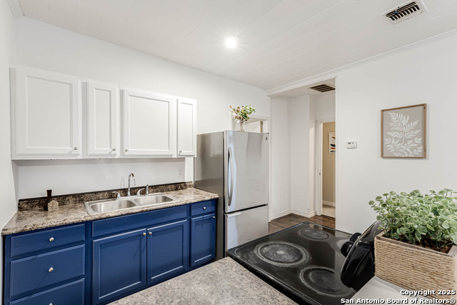 Listing photo id 8 for 841 Texas