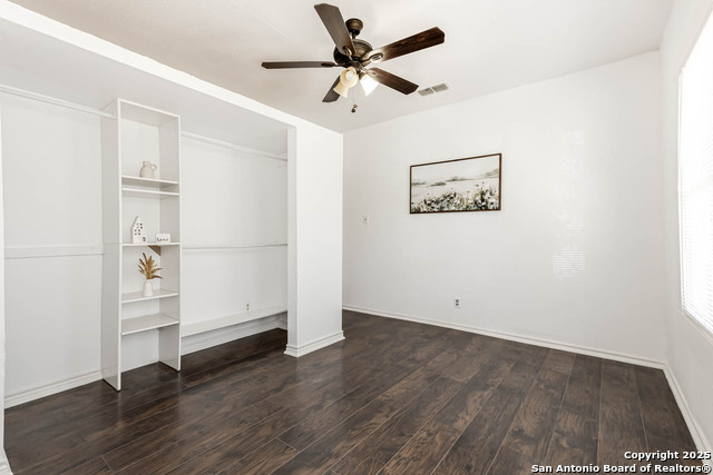 Listing photo id 12 for 841 Texas