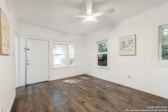 Listing photo id 0 for 841 Texas