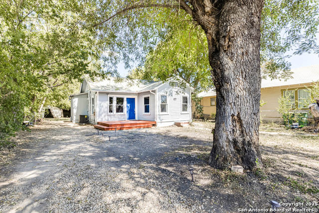 Listing photo id 19 for 841 Texas
