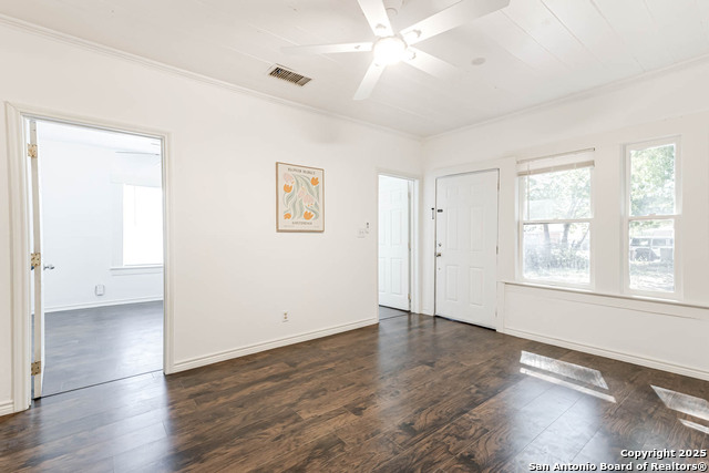 Listing photo id 1 for 841 Texas