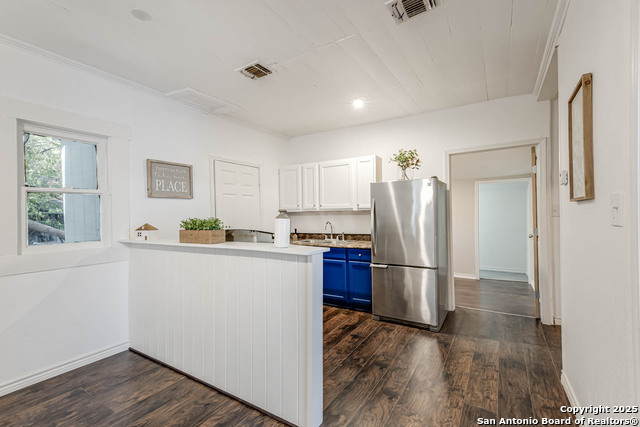 Listing photo id 4 for 841 Texas