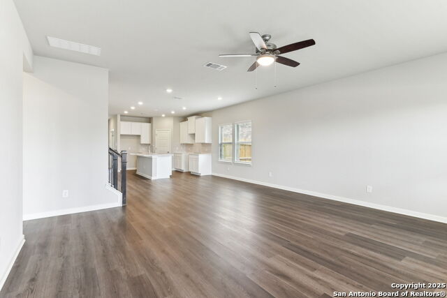 Listing photo id 11 for 4516 Appaloosa Crest