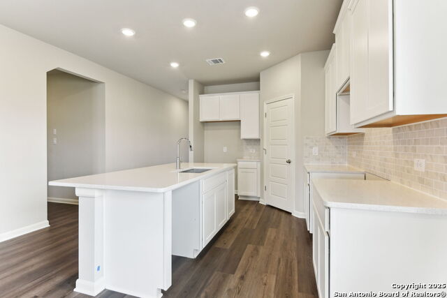 Listing photo id 17 for 4516 Appaloosa Crest