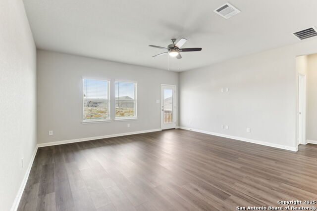 Listing photo id 3 for 4516 Appaloosa Crest
