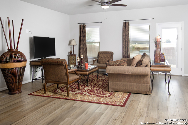 Image 12 of 33 For 1226 William Crest