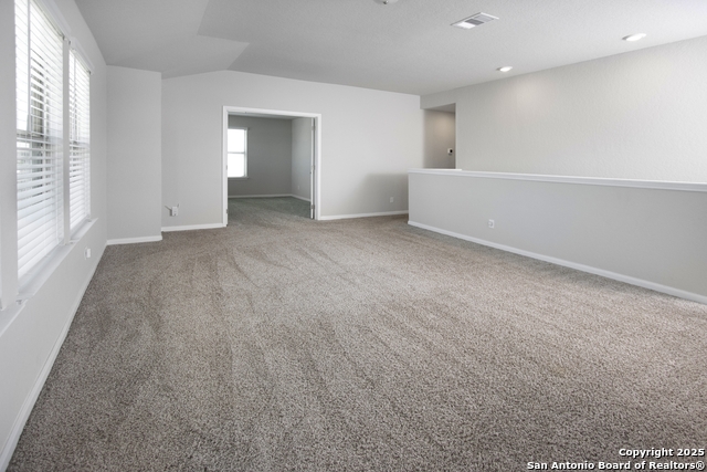Image 17 of 33 For 1226 William Crest