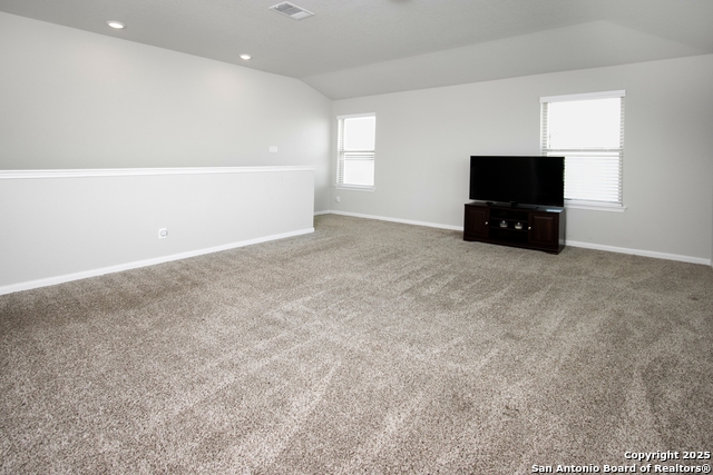 Image 18 of 33 For 1226 William Crest