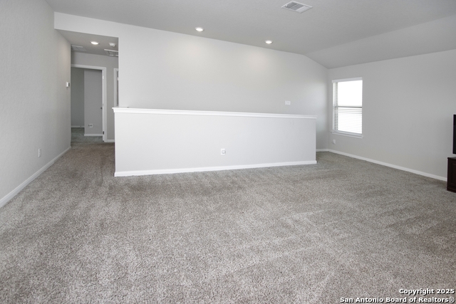 Image 19 of 33 For 1226 William Crest