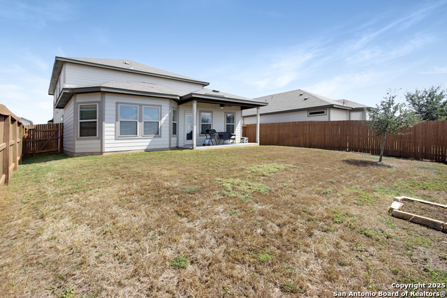 Image 32 of 33 For 1226 William Crest