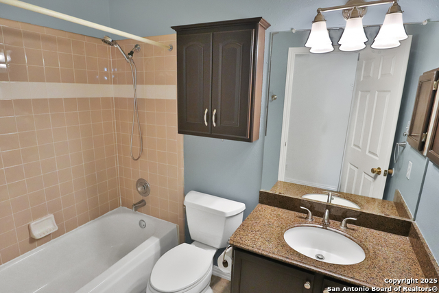 Image 12 of 30 For 5851 Spring Crossing