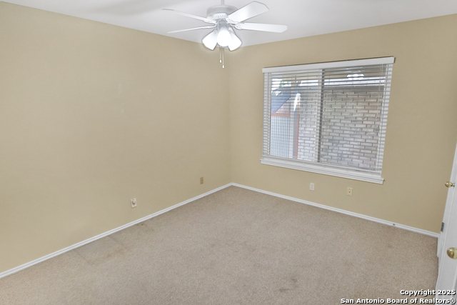 Image 19 of 30 For 5851 Spring Crossing