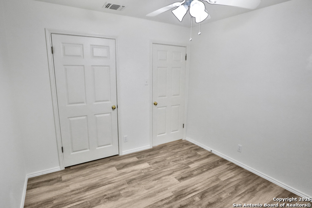 Image 22 of 30 For 5851 Spring Crossing