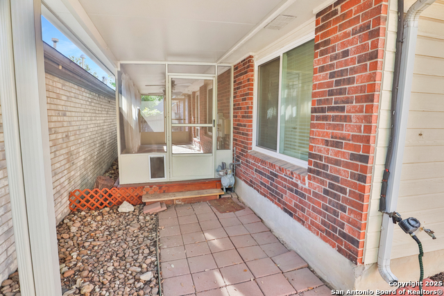 Image 24 of 30 For 5851 Spring Crossing