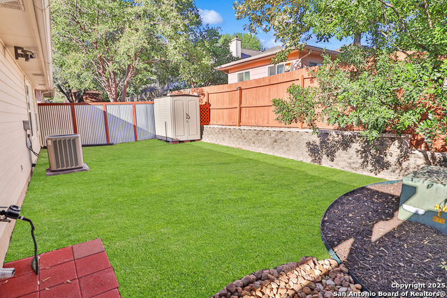 Image 25 of 30 For 5851 Spring Crossing