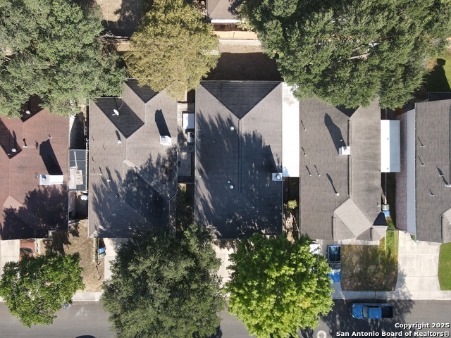 Image 27 of 30 For 5851 Spring Crossing