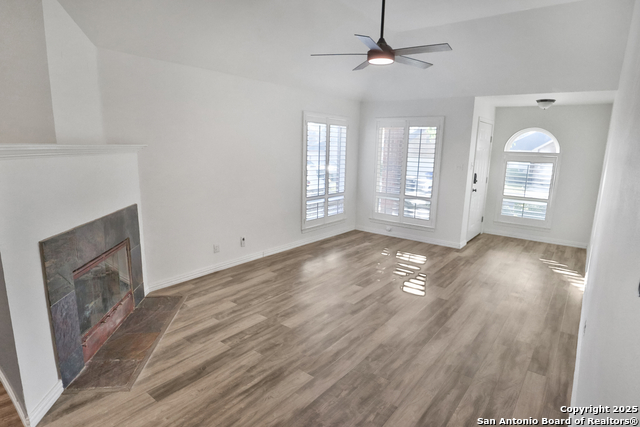 Image 3 of 30 For 5851 Spring Crossing