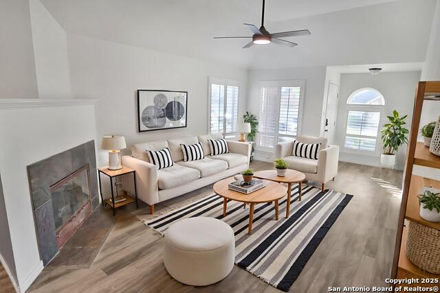 Image 4 of 30 For 5851 Spring Crossing