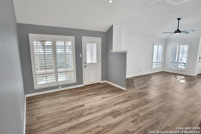 Image 6 of 30 For 5851 Spring Crossing