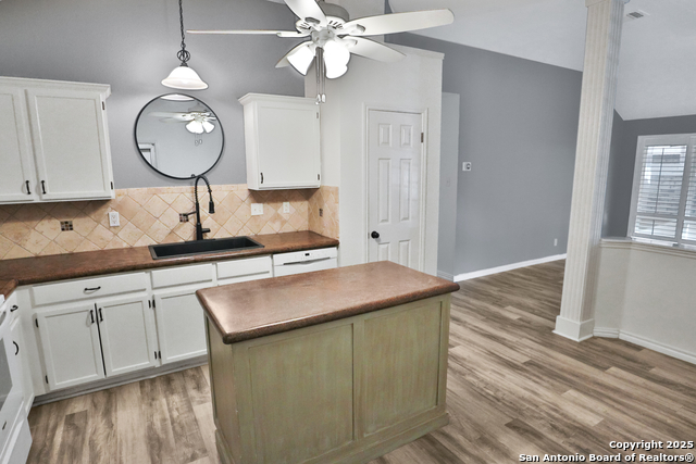 Image 9 of 30 For 5851 Spring Crossing