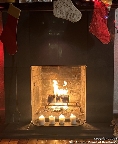 Listing photo id 9 for 3080 Stockdale Highway