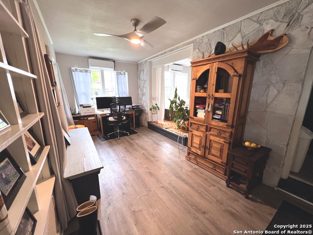 Listing photo id 1 for 3080 Stockdale Highway