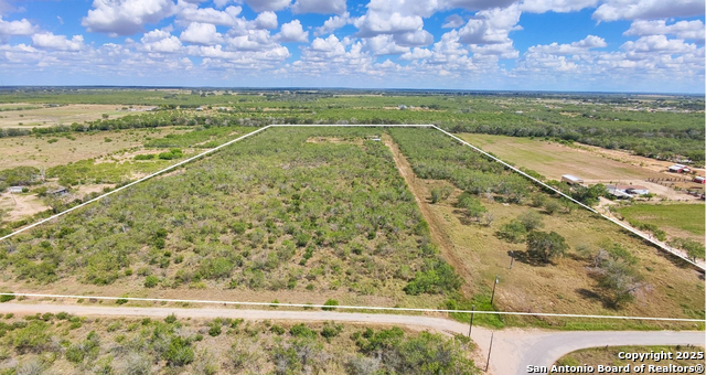 Details for 299-115 Cr 779, Devine, TX 78016