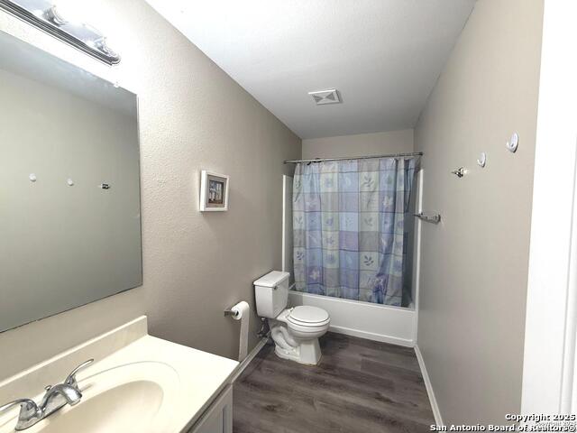 Image 22 of 28 For 251 Birchwood Bay