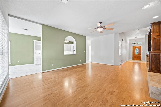 Listing photo id 10 for 2761 Morning Moon