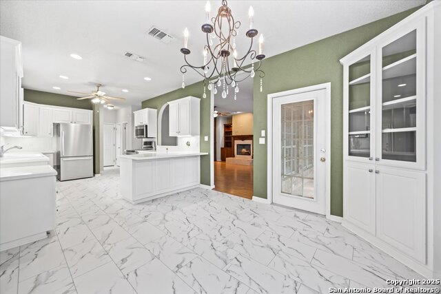 Listing photo id 12 for 2761 Morning Moon