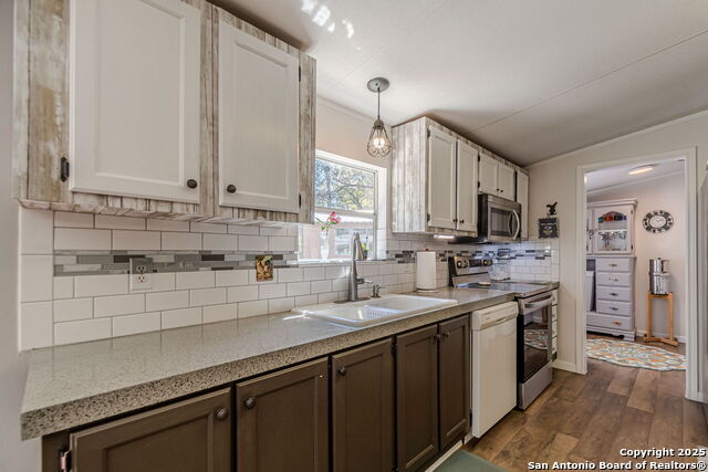 Image 24 of 69 For 384 Placid Cove