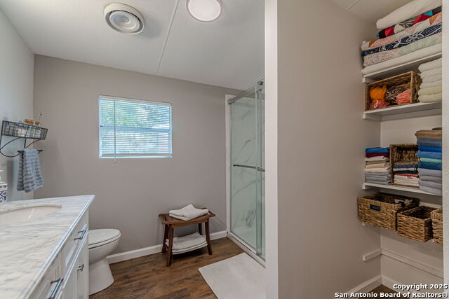 Image 34 of 69 For 384 Placid Cove