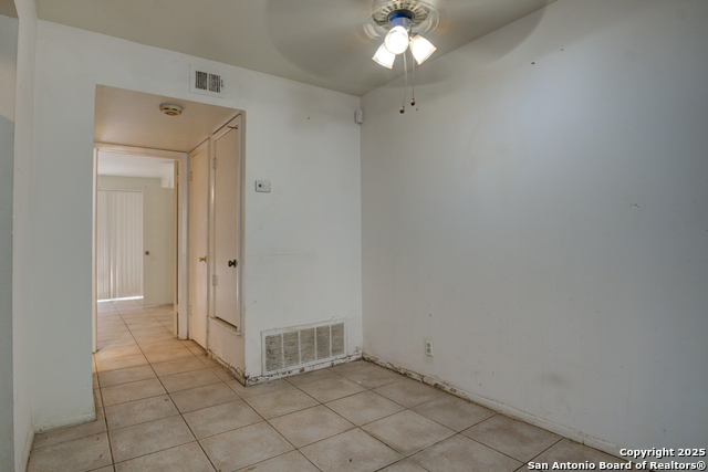 Listing photo id 11 for 8702 Village  Bldg 8 - 8