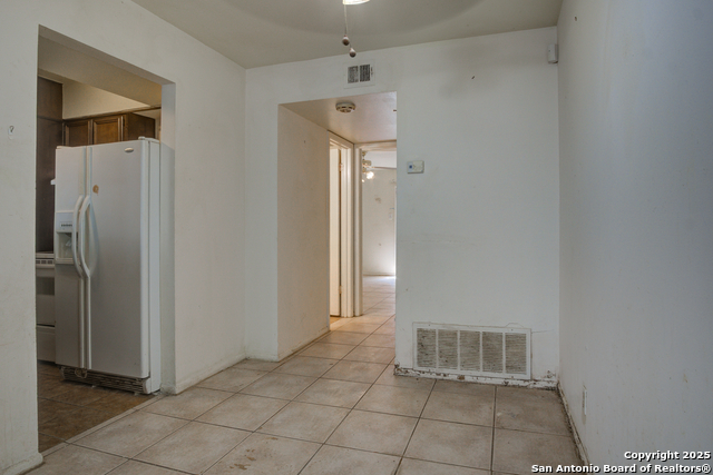 Listing photo id 12 for 8702 Village  Bldg 8 - 8