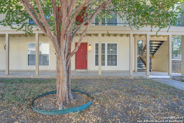 Listing photo id 0 for 8702 Village  Bldg 8 - 8