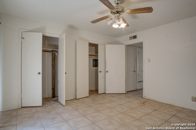 Listing photo id 19 for 8702 Village  Bldg 8 - 8