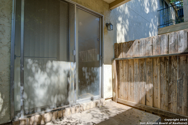 Listing photo id 22 for 8702 Village  Bldg 8 - 8