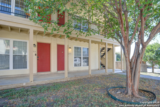 Listing photo id 1 for 8702 Village  Bldg 8 - 8