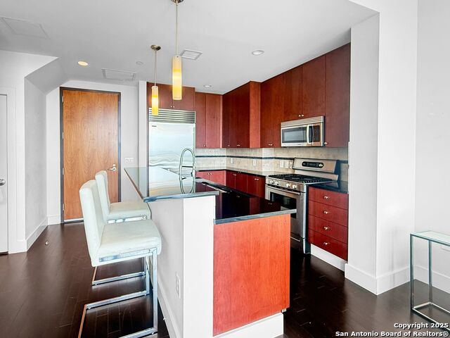 Image 2 of 11 For 610 Market E 3213