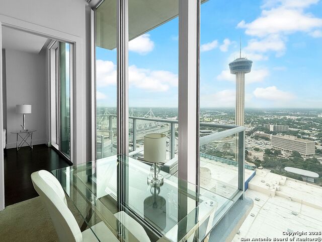 Image 6 of 11 For 610 Market E 3213