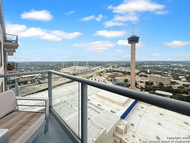 Image 7 of 11 For 610 Market E 3213