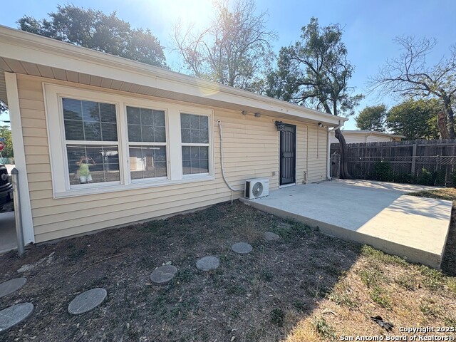 Listing photo id 14 for 703 El Monte Blvd
