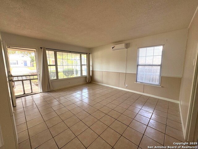 Listing photo id 0 for 703 El Monte Blvd