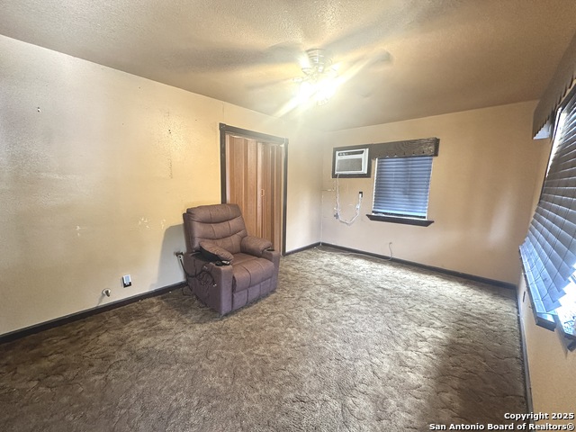 Listing photo id 11 for 370 Sterling