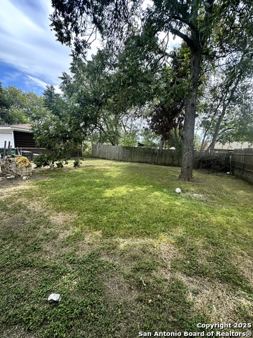 Listing photo id 12 for 370 Sterling