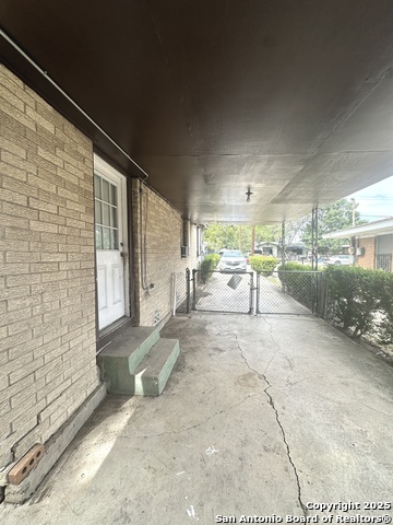 Listing photo id 1 for 370 Sterling