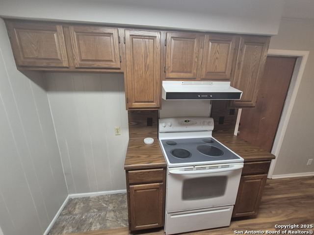 Image 19 of 46 For 205 Maple Dr.