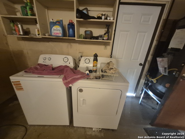 Image 24 of 46 For 205 Maple Dr.