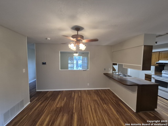 Image 27 of 46 For 205 Maple Dr.