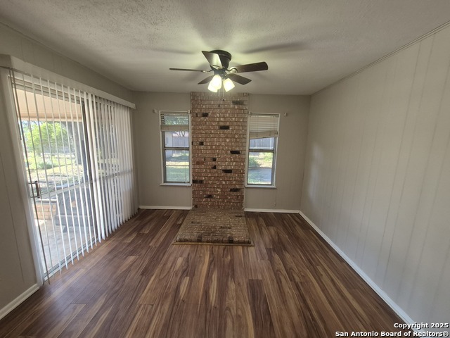 Image 29 of 46 For 205 Maple Dr.